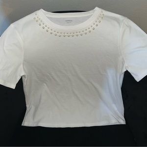 Express. Pearl Embellishment Crew Neckline Tee Shirt. Short sleeves and cotton.